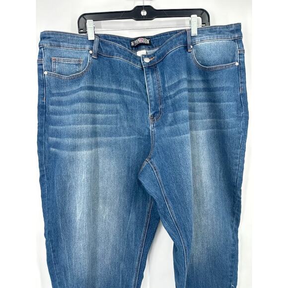 The Pyramid Collection Crop Denim Jeans Size 2X Embroidered Pom Poms Boho Hippie - Picture 2 of 9